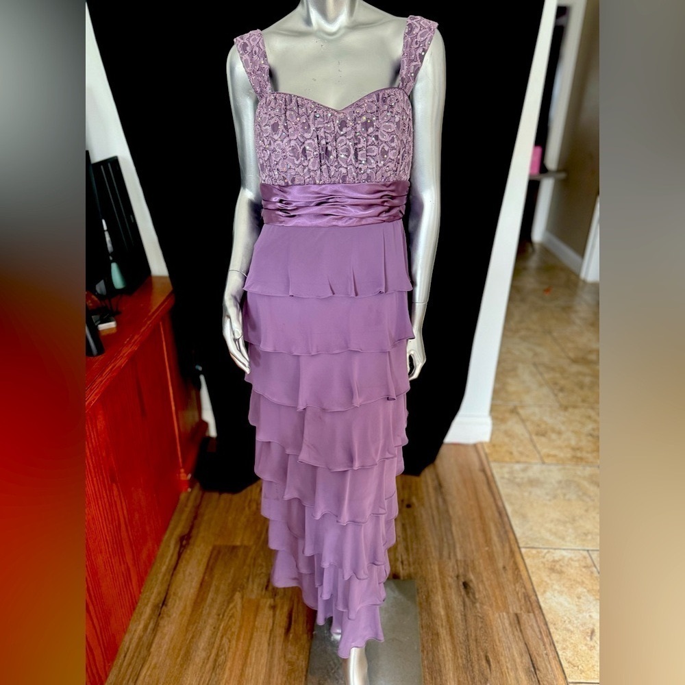 R&M Richards 2 Piece Evening Gown Size 8P - Picture 2 of 7